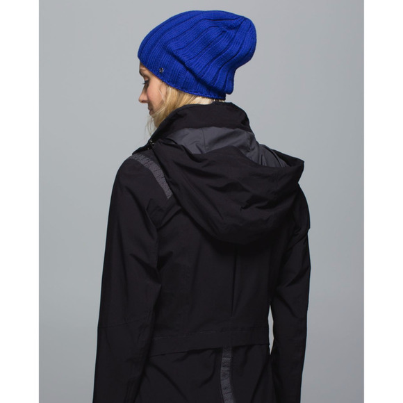 RARE Lululemon Merino Wool Hat Beanie Purple Blue NWOT - Picture 4 of 11